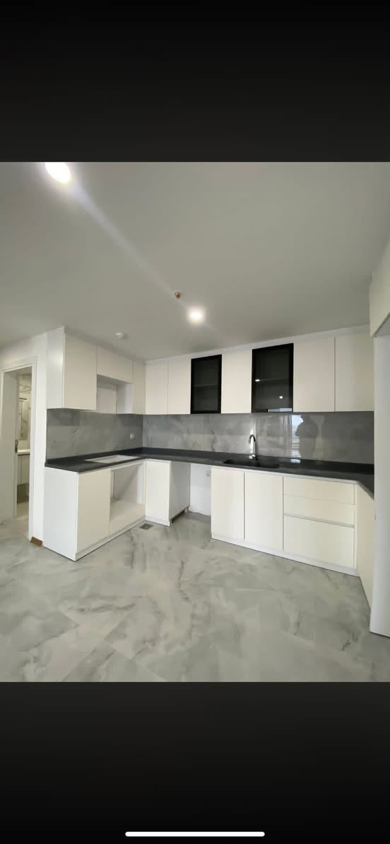 امپاير پيرل
للايـجار  /  بۆ  کرێ

1+2

غرفتين + صاله + مطبخ مفتوح 

127م 

ل تفاصيل اكثر اتصل بنا:

يوجد عروض شقق بيع و شراء في مربع الذهبي 

0750 099 89 89 

عقارات مۆنیتەر Monitor Real Estate
