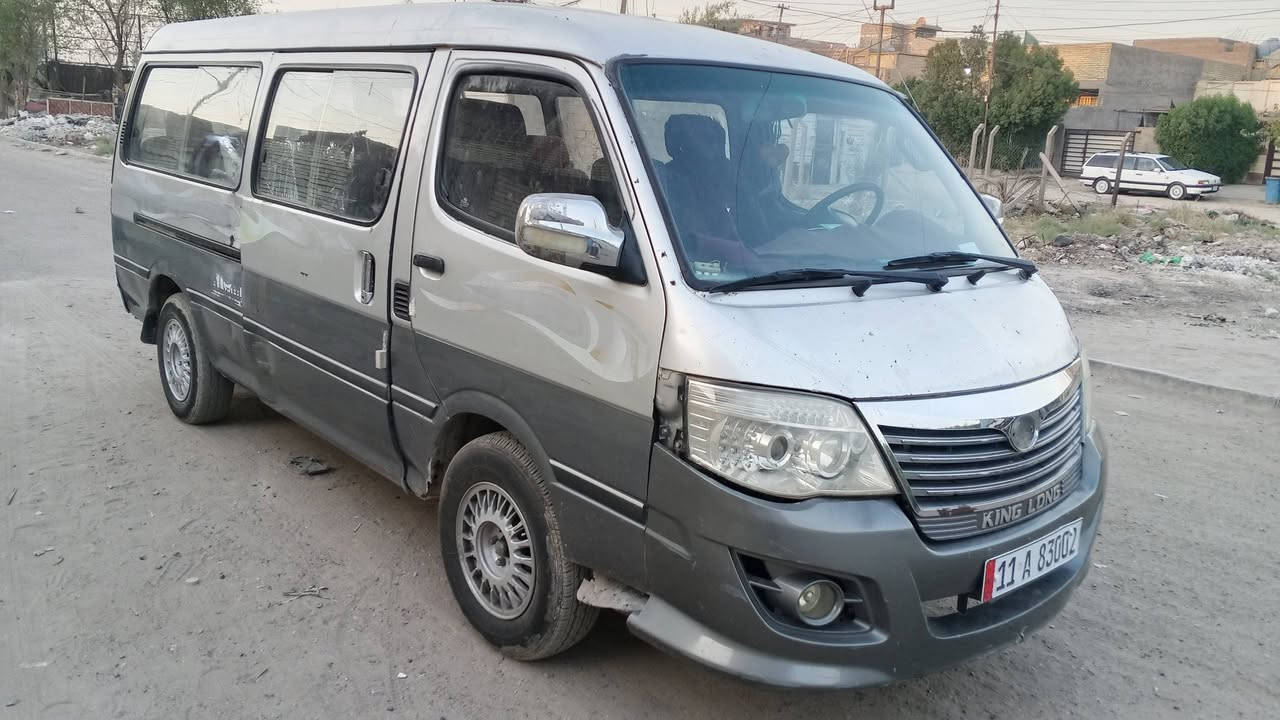 السلام عليكم للبيع فتون الوان موديل 12 رقم بغداد انكلزي بسمي مصفره هيه وغرامات السياره بلاديه لاضربه ولاصبغ مكينه جديده مكان السياره بغداد رقم *********** السعر 60
