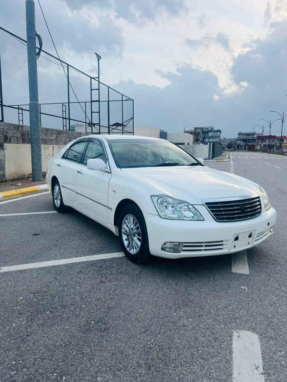 شاهینە مووس تازە داغل
لینەخوڕاو
مۆدێل 2005
بی بۆیاخ
ئاڵتون و زیوی بازاڕ 
مەکینە بچوک گێر بچوک
دووەدوگمە
شاشە و کامێرە 
ناو زەرد نەمبەر وەن 
سەیارەکە کامل مەسرەفە  
هیچ سارد و چاڵ و شوختی نیە   
63گەڵاو مەجالیکی کەم 
***********
***********
شوێن هەڵەبجەی تازا
