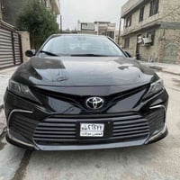 كامري موديل 2023 وارد أمريكي فئة LE بدون رقم سونرها وحادثها موجود بالص...
