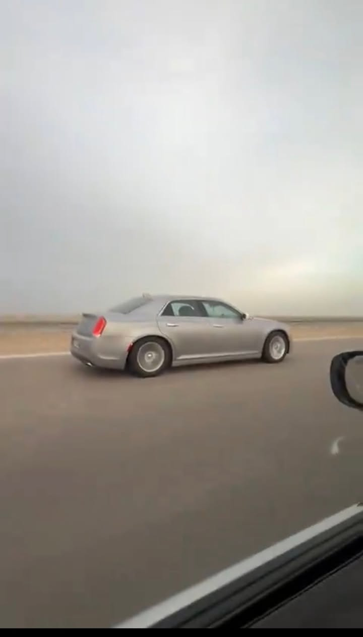 السلام عليكم 
بيع مستعجل
اوباما C  تو ويل 
مديل 2017اصل 
محرك سته 3600
رقم بصره نكليزي 
كنديه بس قبق الصندوك مصبوغ 
بنوراما تشغيل عن بعد ويل ١٨ مكسيكي ابو ألمعه القويه 
لايت زنون بك لايت لد 
داخل جلد تنته عسلي 
كراسي تدفئه تبريد سستم سماعات 
بعد هواي بيها مواصفات 
مكان السياره بصره زبير 
السعر 205 
رقم الهاتف ***********
