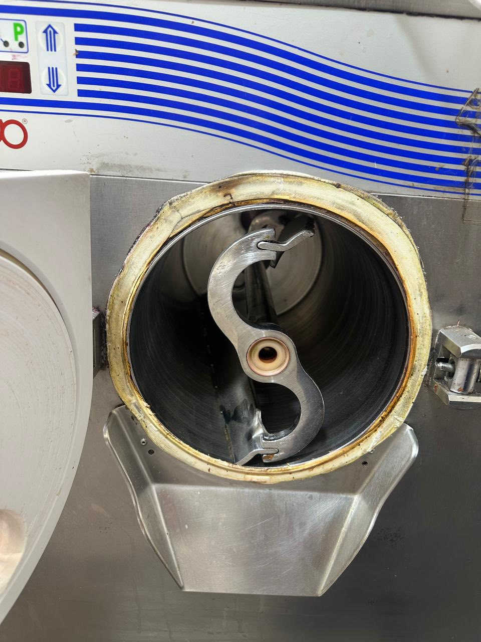 سوفت كربيجاني ايطالي + DS ايطالي 25 كيلو +صاعقة عمودية العنوان بغداد وبسعر جداً مناسب وبالعافية على الي ياخذهن 
رقم الهاتف ***********
