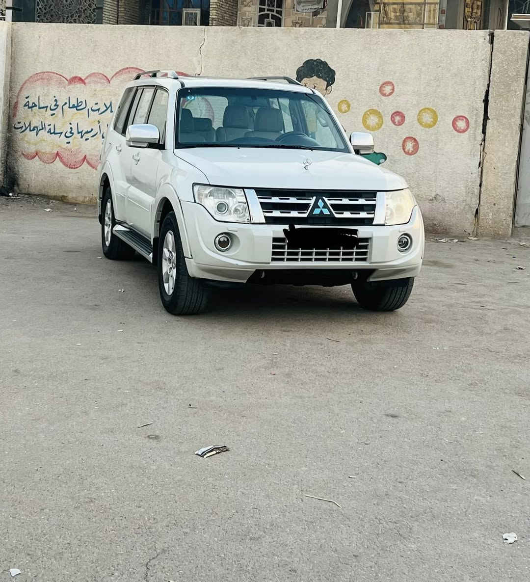 السلام عليكم 
سياره باجيرو حبتور 
مديل 2010
مكينه 3/500
سياره معروف مواصفاتهه 
فول مواصفات 1/1
سياره مكفوله كفاله عامه من الصبغ والبارد 
فقط قبق المكينه مفتوح 
سياره ما متعوبه 
السعر الاستفسار رقم الهاتف *********** فقط متواجد على الواساب
