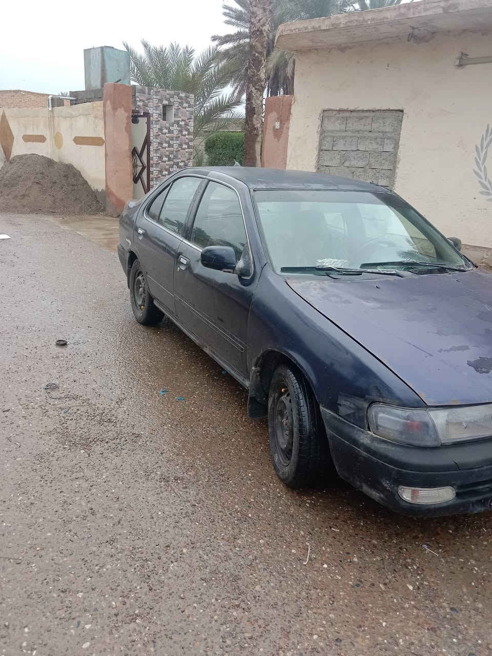 السلام عليكم للبيع نيسان سني موديل 1997كير عادي محرك 18قبق اسود نوزل. مو كابريته فول عادي صدر جديد كهربياته شغاله من الطول لطول سياره جاهزه فقط تبخير قليل بلمحرك  سياره جارده فقط  داخله جلد ونضافه فول. تايرات جدد بيع او مراوس حسب القناعه والسعر 37 مكان تكريت العلم   علماا  رقم بغداد مشروع وطني تتحول بتكريت   تحويل مباشر فقط  ***********
