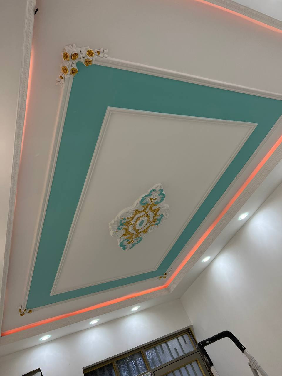 نرسم الخـيـال مع💯💯
رفيقكم في جميع الديكورات 
وفنية متخصصة ومحترفة بأعمال الديكور الداخلي و لجبسن بورد 
#تميز_بإختيارك ♻️زووووورونا🖐️
اروع واجمل التصاميم الهندسيه🏛
وكادر مميز وذو خبره عاليه🏢
بديل الخشب 🏚️
بديل الرخام 🌄
جبسن بورد🏗

للاستفسار مراسله الصفحه🏰
او الاتصال🌌بي وات ساب 📲
***********
