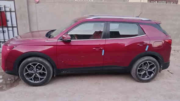 السلام عليكم
سانغ يونغ كوراندو موديل2022
رقم قادسيه
بسمي السيارة كوريا 
ماشيه80,
فول مواصفات 
دخول ذكي 
مصابيح led
بلوجكترات ضبابية led
كشافات نهارية
ويل كب 
ثلاث وضعيات قيادة  sport -normal-winter
فول تحكم ستيرن 
شفتات ستيرن
مري كهربائية
اشاراة مري
حساسات امامية خلفية وجانبية
نظام أوامر صوتية

و بيها هواي مواصفات

 سيارة كلش حلوة
و ناعمه
"السيارة صناعه كوريااا "

السعر ١٦٥ وبيها مجال 

***********
