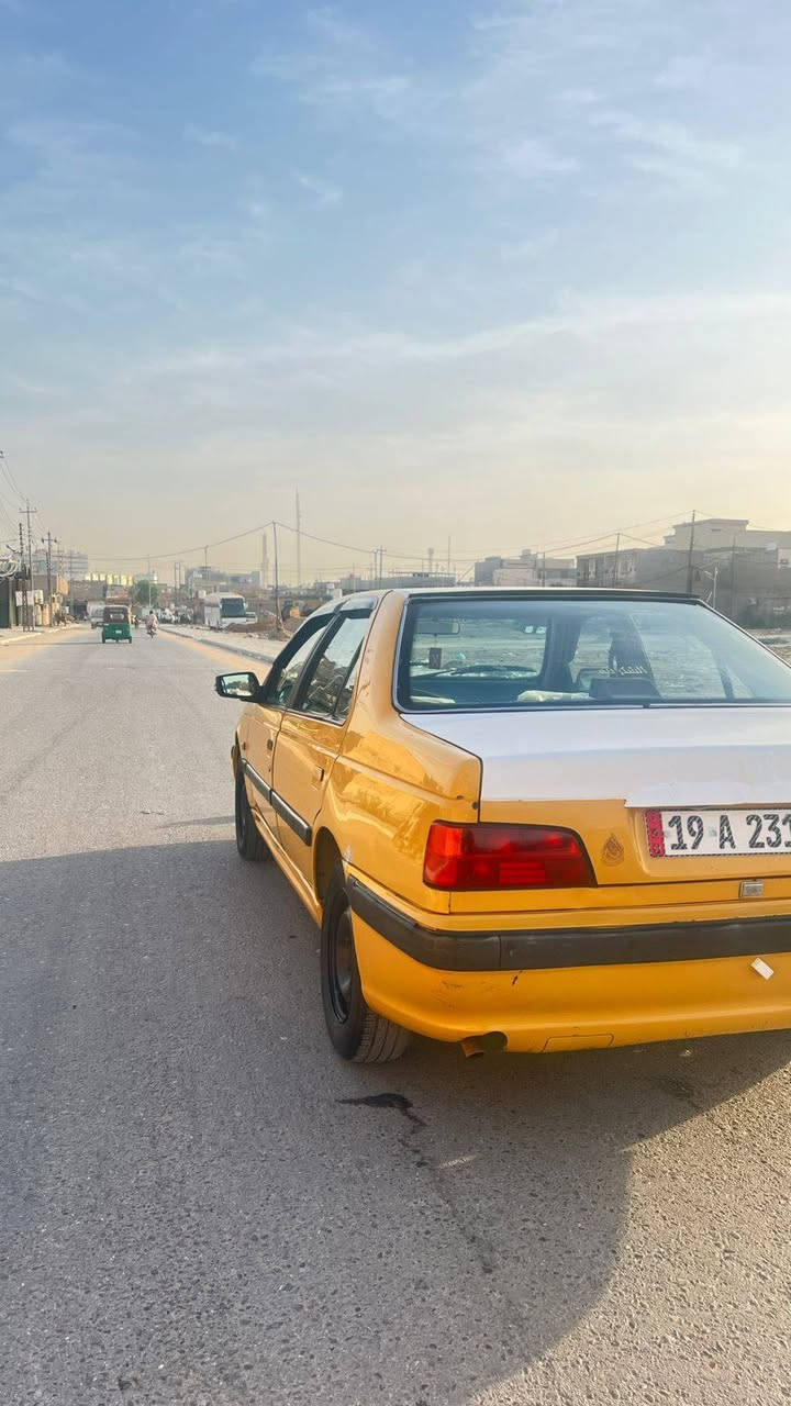 سلام عليكم بيجو موديل 15 تحويل ثاني يوم سياره حلوه ونضيفه محرك مو ايراني فرنسي اطيك بي ترأي البصر تمشي 160 سياره رايده ب40 عليها غرامه سياره 300الف مكان كربلاء رقم *********** سياره أرتب من الصور اذا ماقتنعت  بيها  فلوس تكسي لي جاي بي او بانزينات عليه
