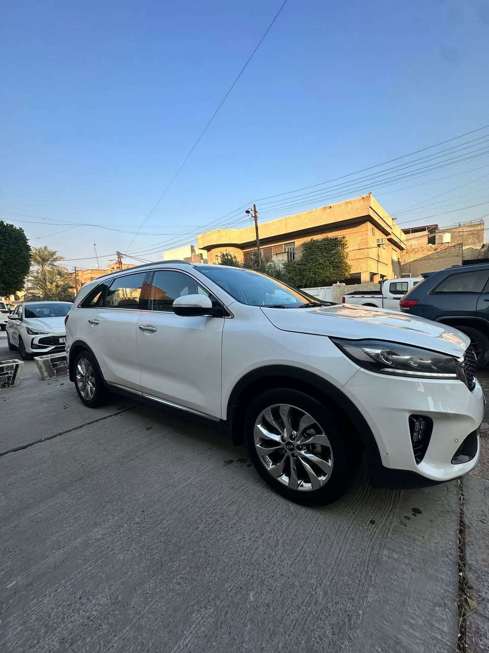 كيا سورنتو 2018
خليجي رقم بغداد 
محرك سته سلندر

بصمه 
جنطه كهرباء 
كراسي كهرباء 
شاشه وكامره واريل نفكيشن
حساسات اماميه خلفيه
سبعه راكب 

السياره ماشيه 82 الف 

مكفوله من الصبغ والبارد والتبديل

السعر 24000$

***********
