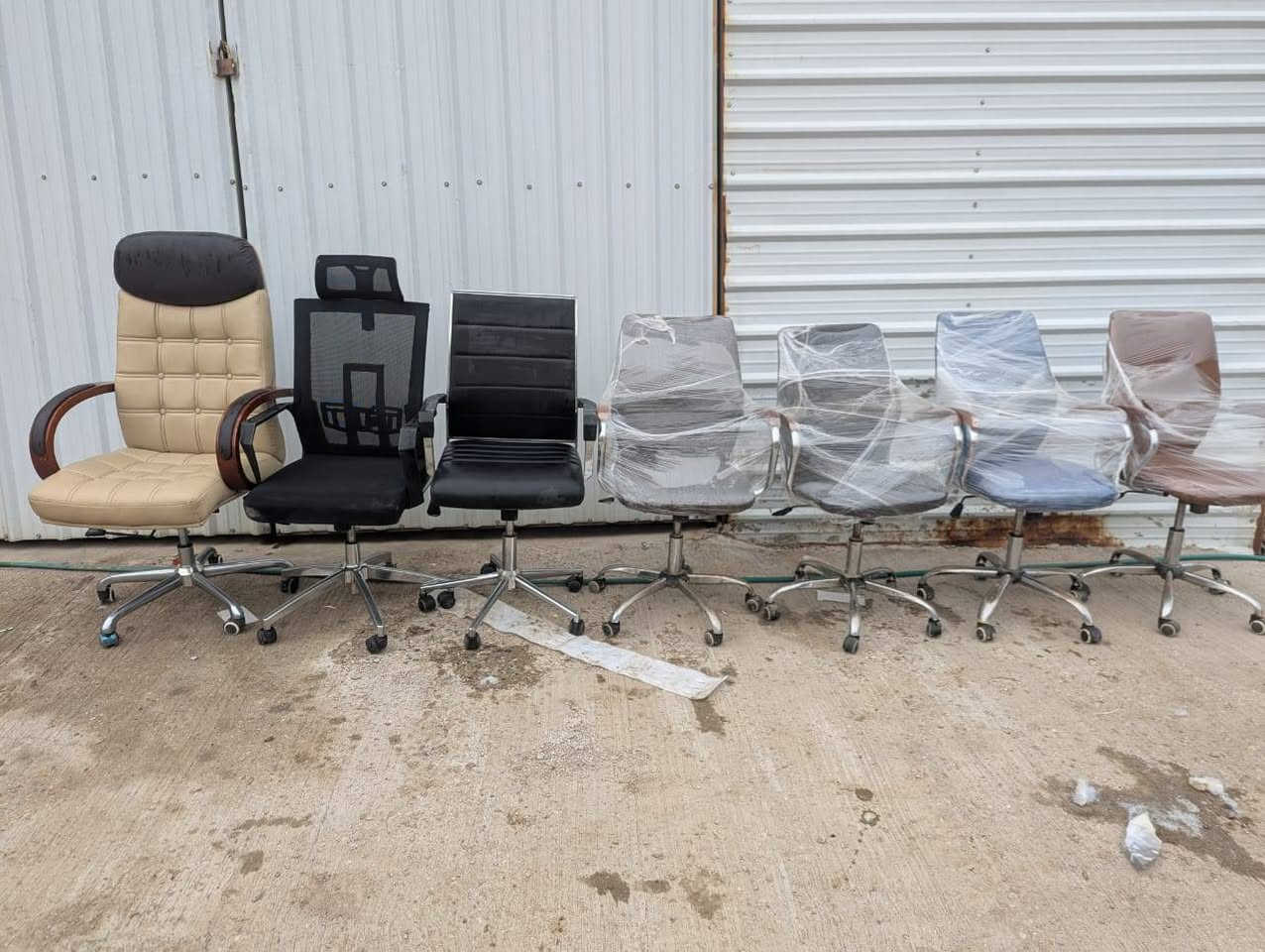 كراسي باله اوربية مكتبيه
جملة ومفرد اعداد مفتوحه
بسعار مناسبة جدا 
نضافة 95 
مكان بغداد حي اور  
يوجد توصيل داخل بغداد 
***********
