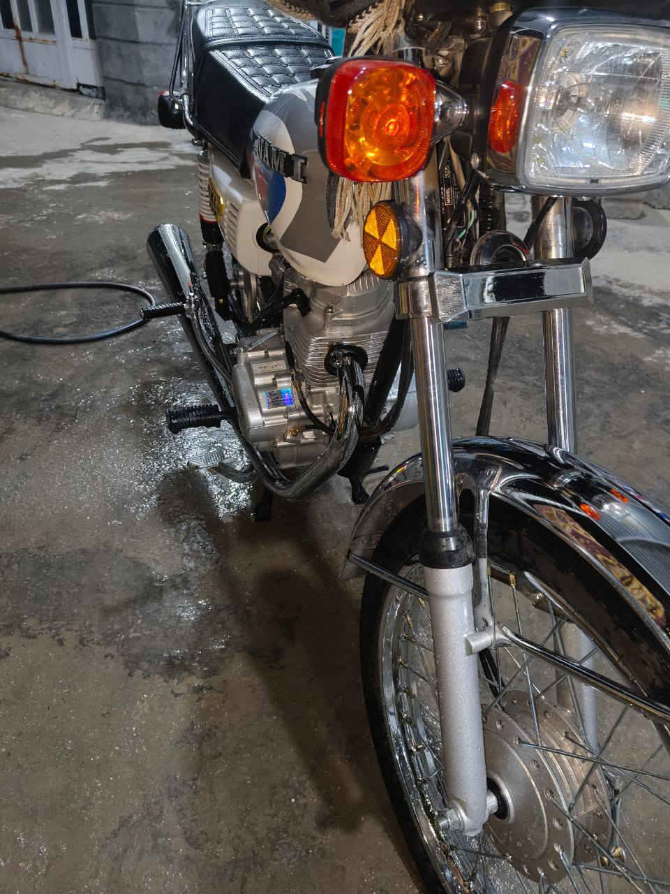 للبيع دراجع نامه موديل 26 صاله اسبوعين طالعه من الوكيل  
مكانه  قرب العلويه شريفه بنت الحسن  سعر 775 وبيه مجال قليل 
 اتصل ***********
