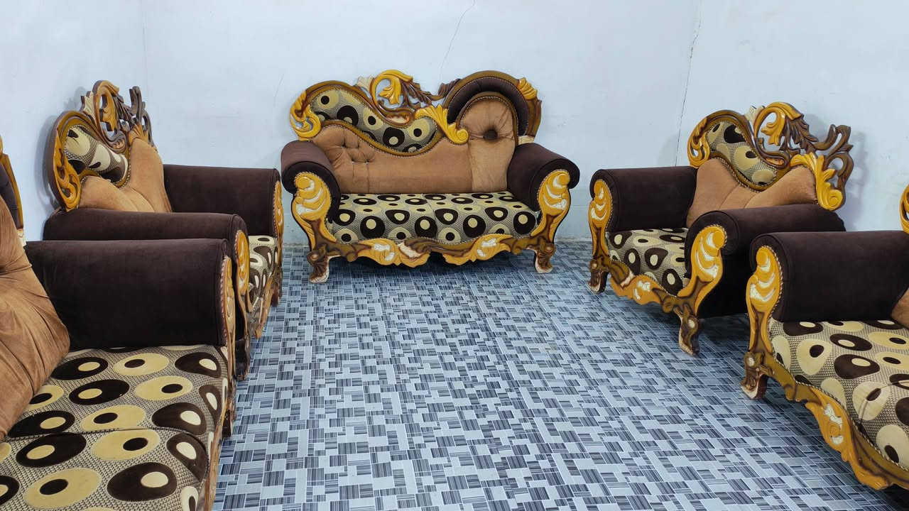 تخم 10 مقاعد ملكي تزكام نضيف اخو الجديد  السعر325 العنوان كربلاء يوجد توصيل داخل كربلاء ***********
