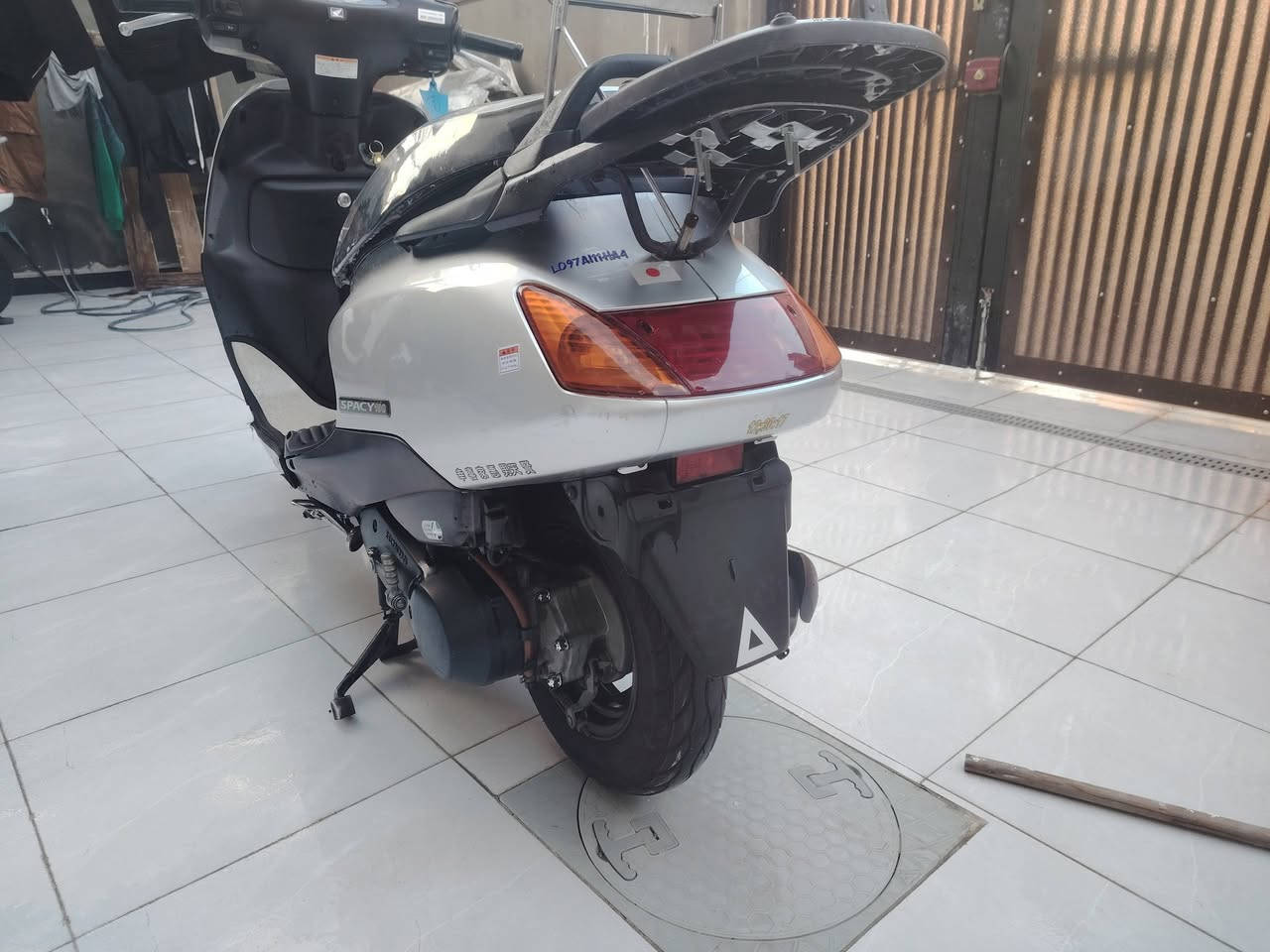 سلام عليكم
دراجه سبيسي ياباني كفالة عامة كفرات اصليه كابريتر اصلي ***********
