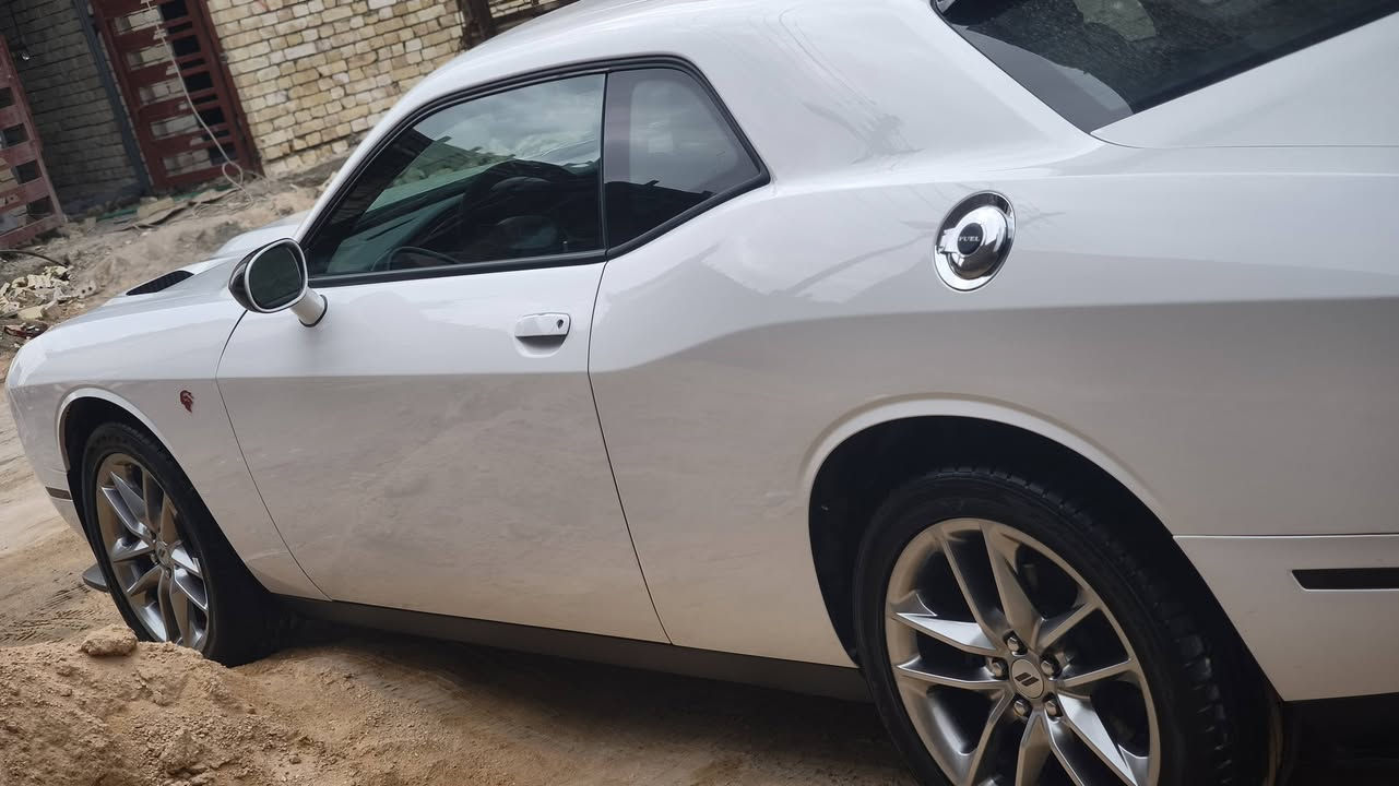 چالنجر 2023GTللبيع او المراوس حسب القناعة
سيارة رقم بغداد باسمي
بيهة قطعتين فقط بنيد وجاملغ ايمن مبدل بلادي
تشغيل عن بعد هيتر بالمري كشن كهرباء
فور ويل
مكان السيارة بغداد الدورة
السعر 195
للتواصل ***********
