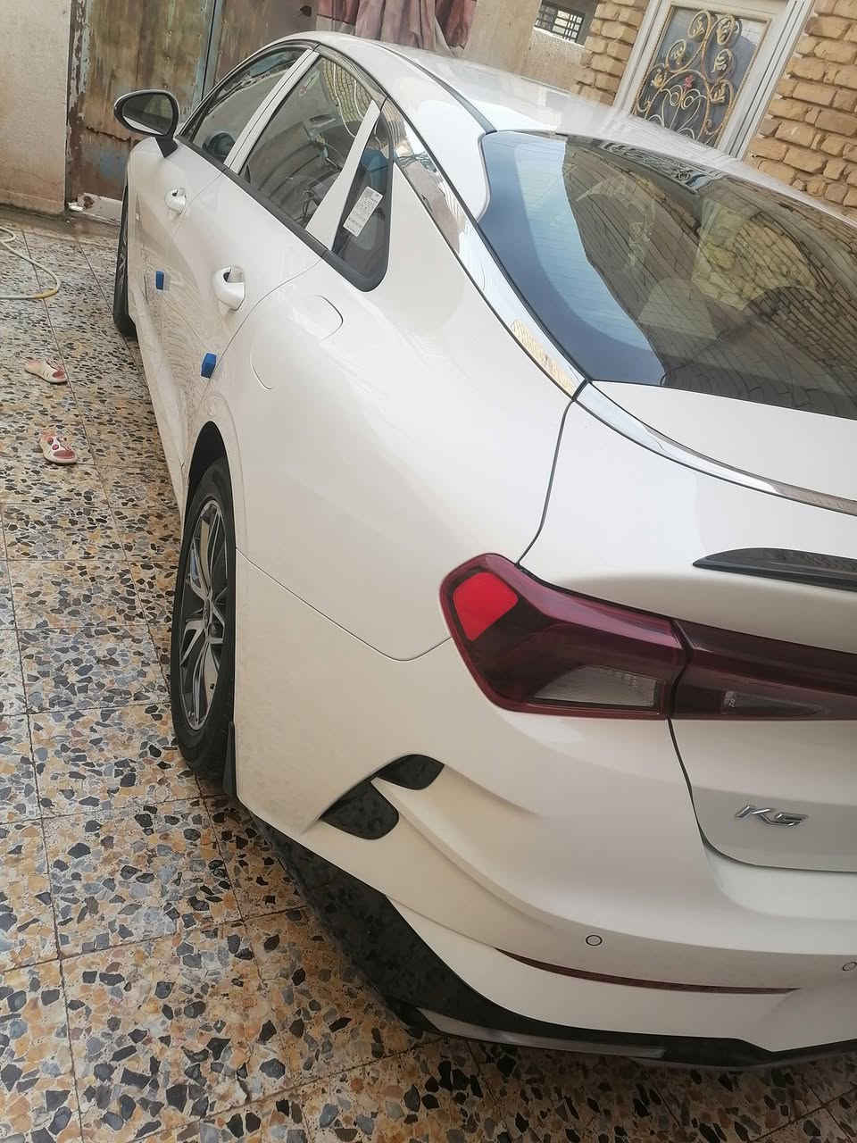 السلام عليكم كي فايف 2021 مكفوله كفاله عامه السياره جديده رقم بغداد ماشيه 69الف محرك السيارة 2000مكان السياره ناصريه مركز رقمي***********
