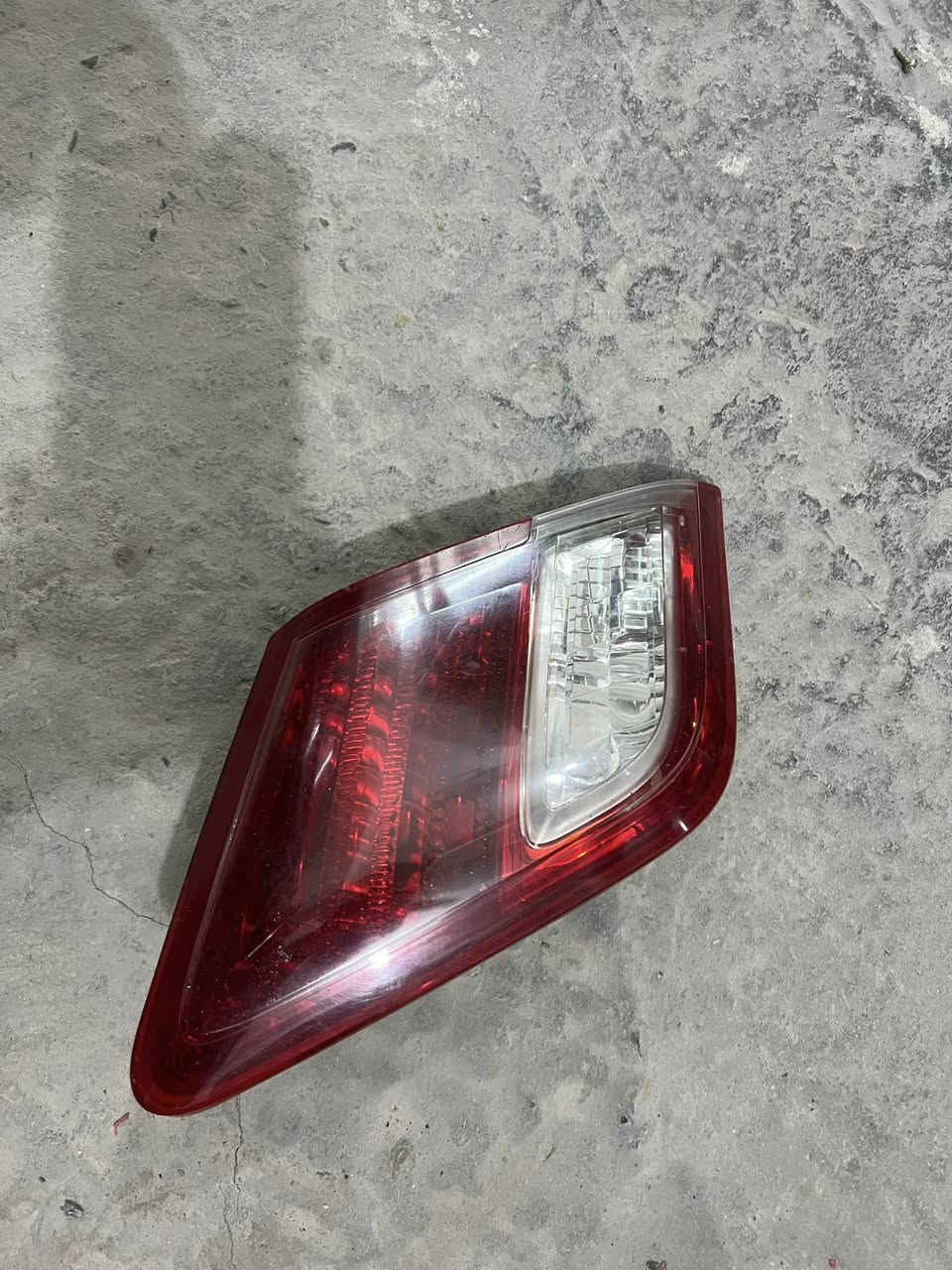 السلام عليكم
من رخصة الادمن 

بك لايت كامري للبيع الثابت طرف اليمين  والمتحرك طرف اليساره تايوان درجة اولى نضيف جدا 

65 الف اثنينهن  مكاني النجف 

***********
