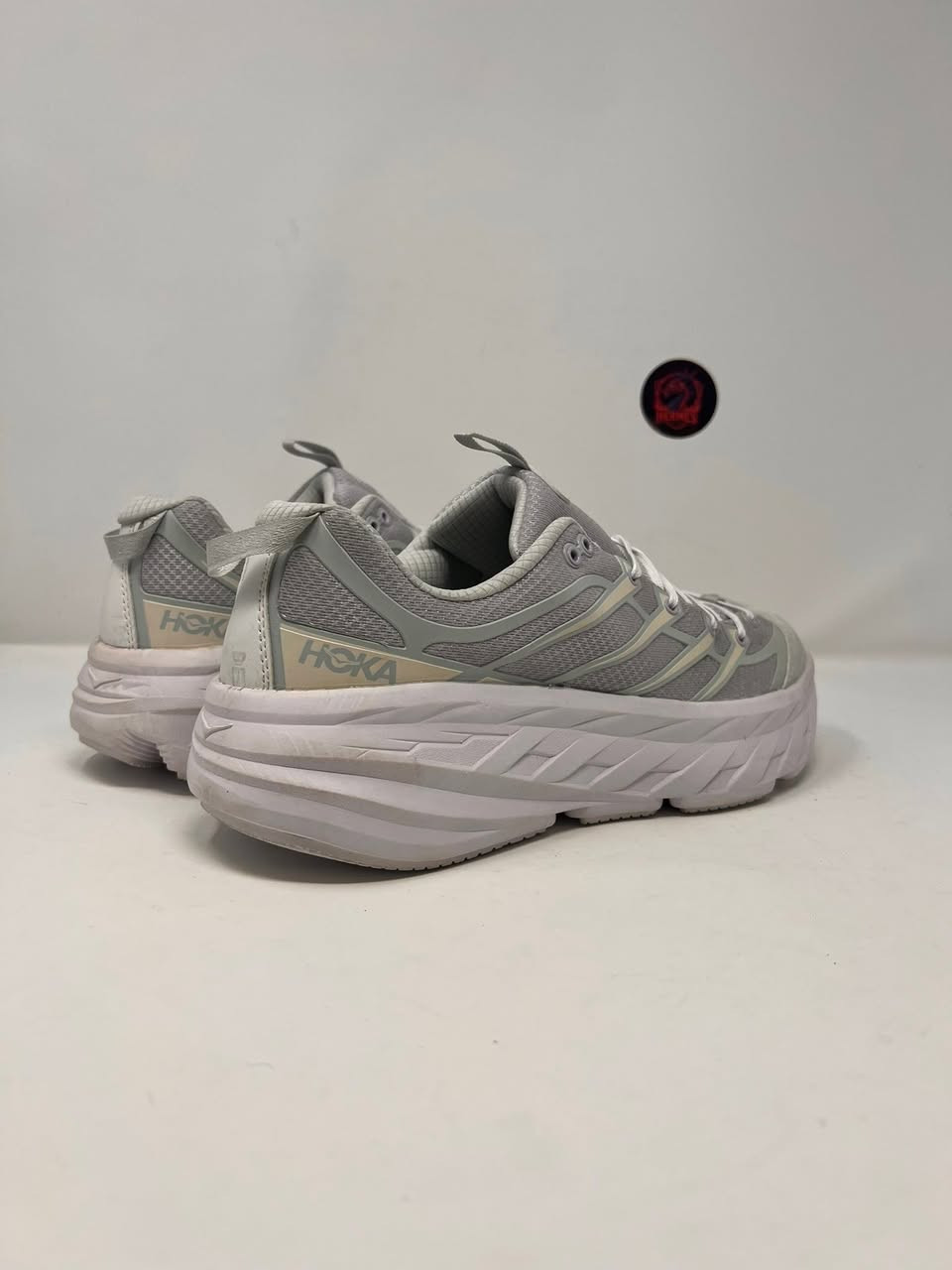متوفر ✅
Hoka
الحجم:44(28cm)
الوصف: باله فيتنامي نظافة 💯، بمه في الراحه والنزاكه قطعه اصليه

السعر:   45 الف دينار عراقي.

🚚 يوجد توصيل لجميع المحافظات وجميع المناطق في العراق

ادخل انستا شوف القطع القويه المتوفره 
https://www.instagram.com/hermes.storex?igsh=MTQwdWQ4OTZ1YmxoMg%3D%3D&utm_source=qr


**إذا كنت صاحب هذا الإعلان وتريد حذفه لأي سبب، رجاءا أرسل رسالة إلى الدعم الفني**