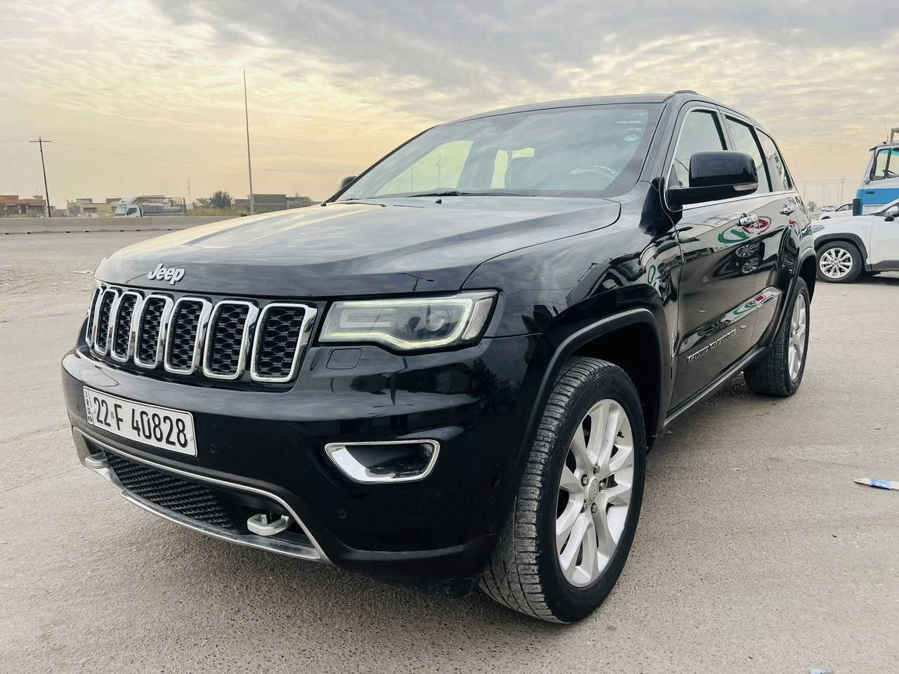 جيب لمتدد خليجي فول موصفات 
مكفوله كفاله عامه موديل 2017
محرك 3600 
ماشيه 70 mi
رقم اربيل بسمي هزه جديده 
سنويه 28 
السعر 260 وبل عافيه ع ياخذه 
مكاني بغداد
هاتف ***********
غير متواجد ع فيس
