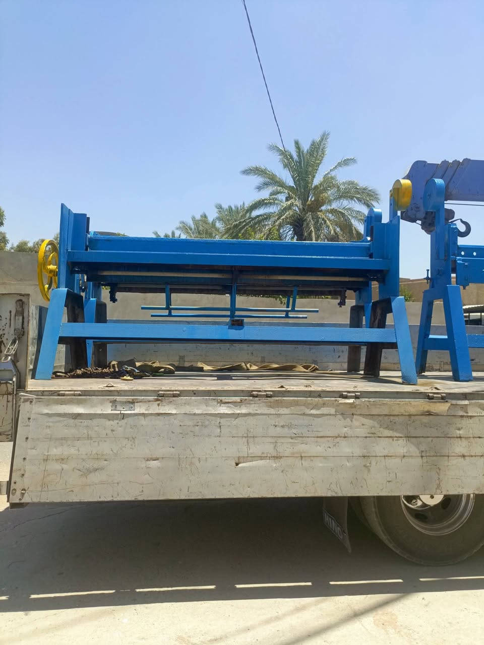 يتوفر للبيع معمل كونترات العدد 3 يحتوي علئ
 معواجه +وطبر  +ومفرازة كيلون+ كتر 
***********
