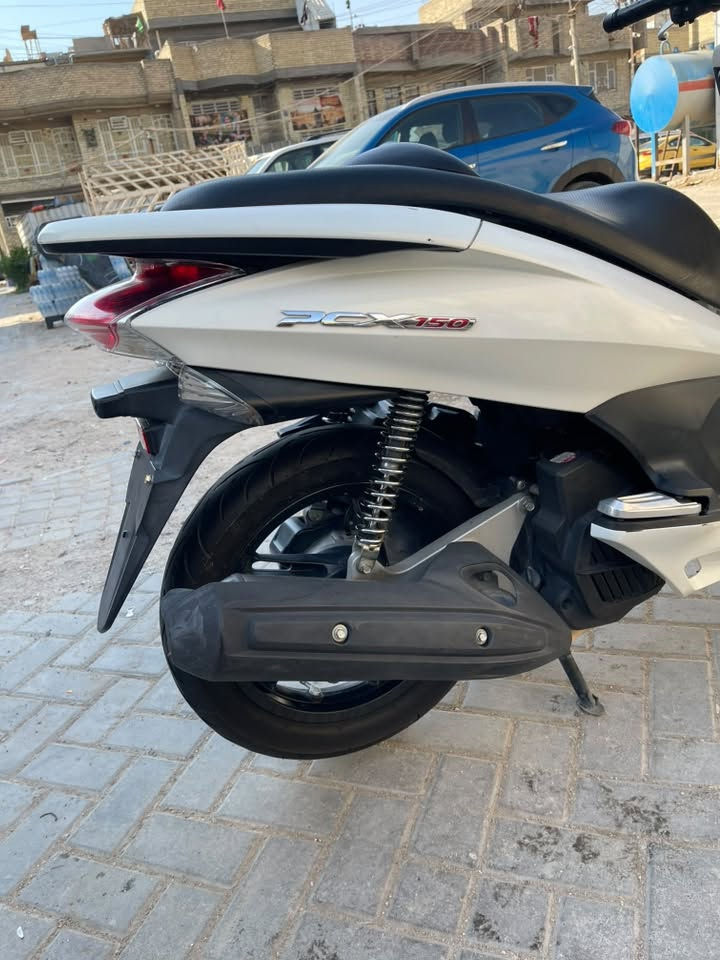 جيل اول ياباني 🇯🇵🇯🇵🇯🇵دراجه150/ مال رنبه  وصل المزاد موجود بيه/نظافه 100/100دراجه بل الكارتون دبل سويج /الشراي يتصل /مكاني بغداد مدينه الصدر ***********
