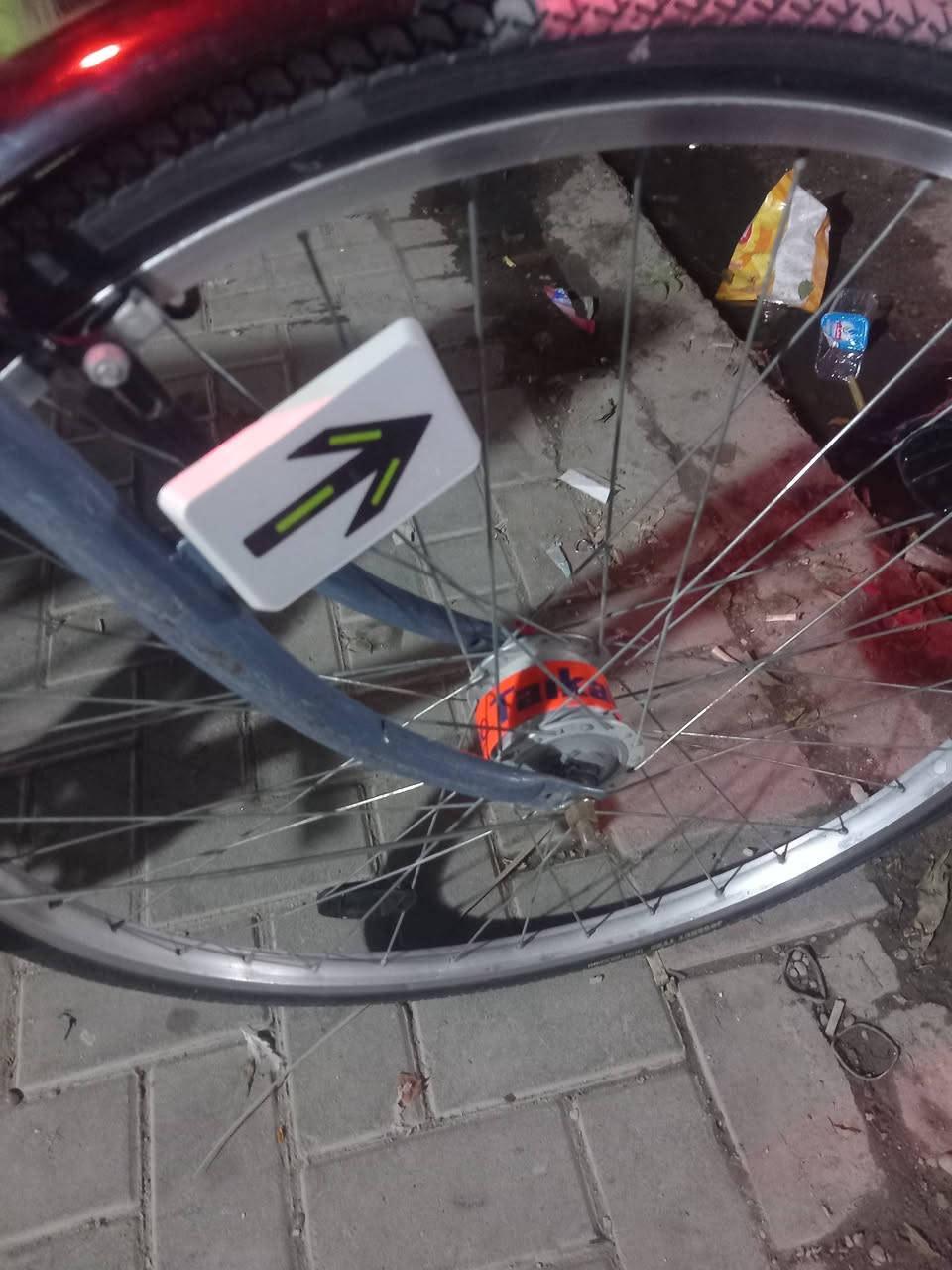 ورشة احمد 
@الجميع 
بناتي ياباني 
حجم 27 بايسكل نضيف جدأ  
تريدة هوه وغراضة بسعر بدون غراض بسعر كامل مع الغراض ب95
بدون غراض ب 80
عنوان دورة مهدية الثانية مقابل جامع التقوى 
***********
