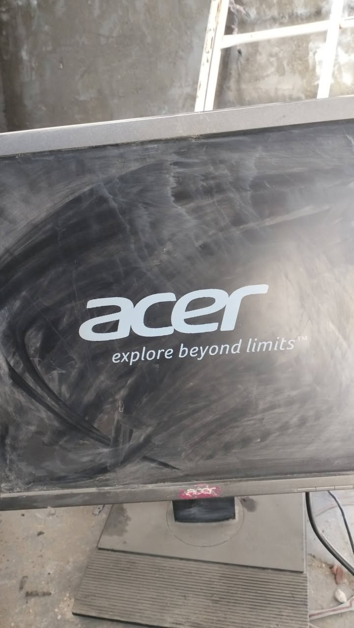 السلام عليكم شاشة حاسبة ماركة ايسر شغالة مية بالمية وما بيها اي مشكلة بس جانت متروكة دقتها 1024×1280 دقتها كلش راقية وبيها اعدادات للسطوح ومودات وبيها تحكمات بأتجاه الشاشة يمين ويسار وفوق وتحت وتصير بالوضع الطولي مثل ما واضح بالصورة بدون كيبل بور الي تفيدة وتخدمة ينطيني بيها سعر مكاني بغداد الشعلة


**إذا كنت صاحب هذا الإعلان وتريد حذفه لأي سبب، رجاءا أرسل رسالة إلى الدعم الفني**