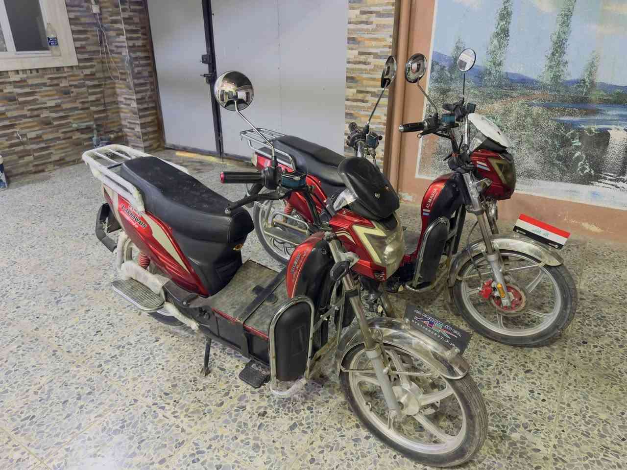 السلام عليكم هارليات ثنين واحد موديل 23 وواحد 25 ثنينهن نضيفات وكلشي بيهن شغال ال 23 بطاريات
 جدد عالفحص ال25 بطاريات زينه بس منفوخات مكاني الجولان 
سعر الواحد 350 وبي مجال 
***********
***********
