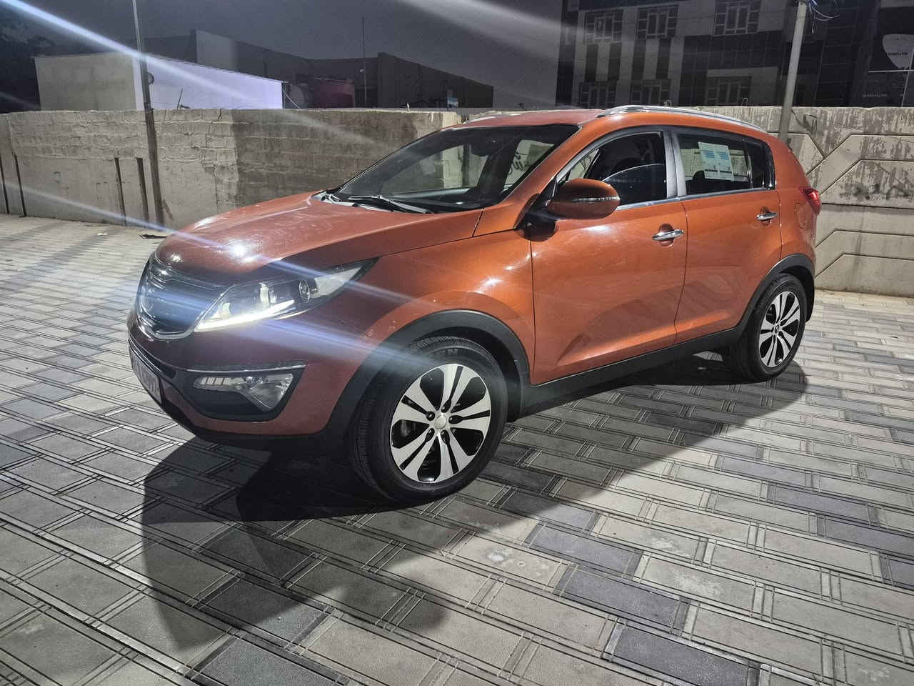 سعر ١٣٥
سبورتج خليجي 2014 محرك ٢٠٠٠دوش لد امامي حساس خلفي اشاير ومري شفط تحكمات كامره   ماشيه ١١٩ بيها شخط ونصبغن بابتين عكس سايق  بدون دوخل
حي جامعه 
***********
***********
