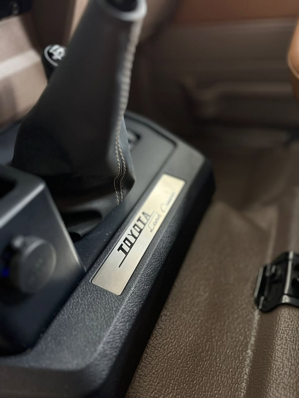 سلام عليكم تويوتا لاندكروزر شاس موديل 2022 فول مواسفات داخل مش مشي بريمي رقةم واحد سيارة رقةم شيمالي سليماني ماشية 37,000 فةقةت صفر صفر مكفولة كةفالة عامة***********
