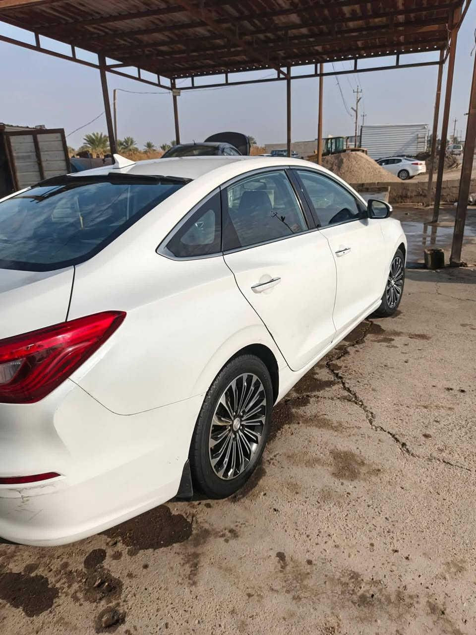 السلام عليكم شانجان ايدو ٢٠٢٠ مواصفات فتحه جلد كامره للبيع ماشيه 260الف لون ابيض رقم بغداد سياره بيها بارد بحافة البنيد شويه وبيها صبغ باب الي خلف السائق والجاملغ سياره على ايدي مال بيت محافظ عليها دهن ايكسدو الاصلي بانزين محسن صدر جديد السعر ٩٥ وبيها مجال مكاني الدوره البعيثه الاتصال على الرقم ***********
