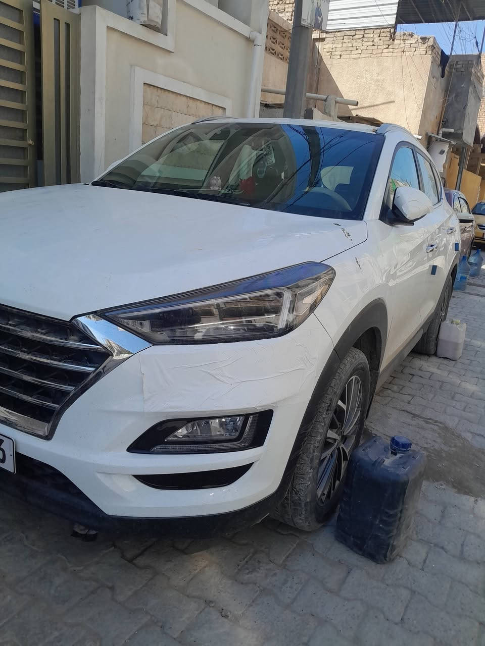 السلام عليكم
توسان مديل 2021 السيارة زيرة ماشيه ٢٤
تخم تايرات
سبير منازل 
كشنات كهربائي 
بصمه السيارة 
ابواب بصمه
مري شفط
تشغيل عن بعد
تحكمات بل ستيرن 
الجك مالتهه منازل مال شركه بلادي
السيارة جان راعيهه مسافر ومتروكه سنتين صارلهه شهر من طلعت 
السيارة مدوشمه 
فول السيارة من عدة الفتحه 
رقم انكليزي الجديد
هزة جديدة 
السيارة استعمال شخصي 
مال بيت السيارة
بيهه بس رصعه من نزلوهه بل جنطه امبينه بل صور 
كهرباياتهه كلهه شغاله 
خمس عدسات الايت
اوكس شاحنه مال تليفون
بل كشنات الخلفيه هم شاحنه 
الاستفسار ***********
السكن الحريه الثانيه شارع الكهرباء... السعر 235 وبيهه مجال
