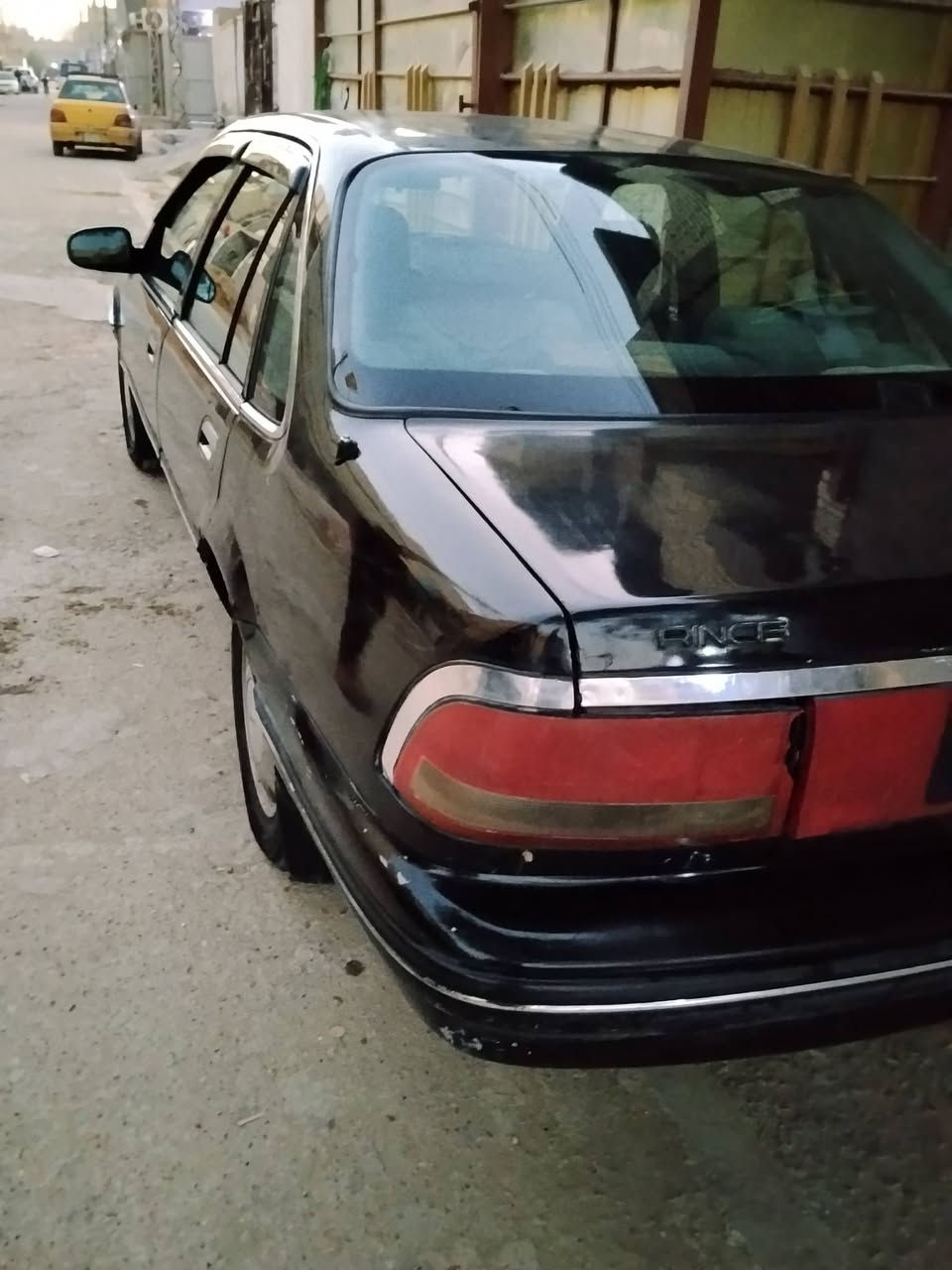 برنس رقم بغدادهزه جديده موديل 95 باسمي الكير اوتوماتيك المحرك والكير و الكشر مكفولات راديتر جديده تايرات جدد باتري جديد سياره نظيفه بلاديه(36 ورقة )تبريد شغال عنبار بريك جديد ديسكات وبنزات جدد مكان السياره بغداد العبيدي رقم ***********
