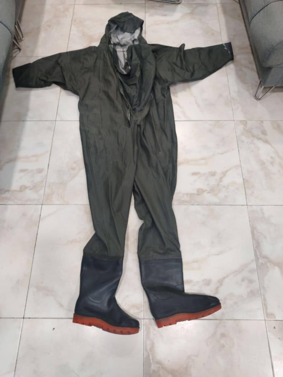 #للبيع 
بدلات مطرية جديد 
التواصل على الرقم 
***********
