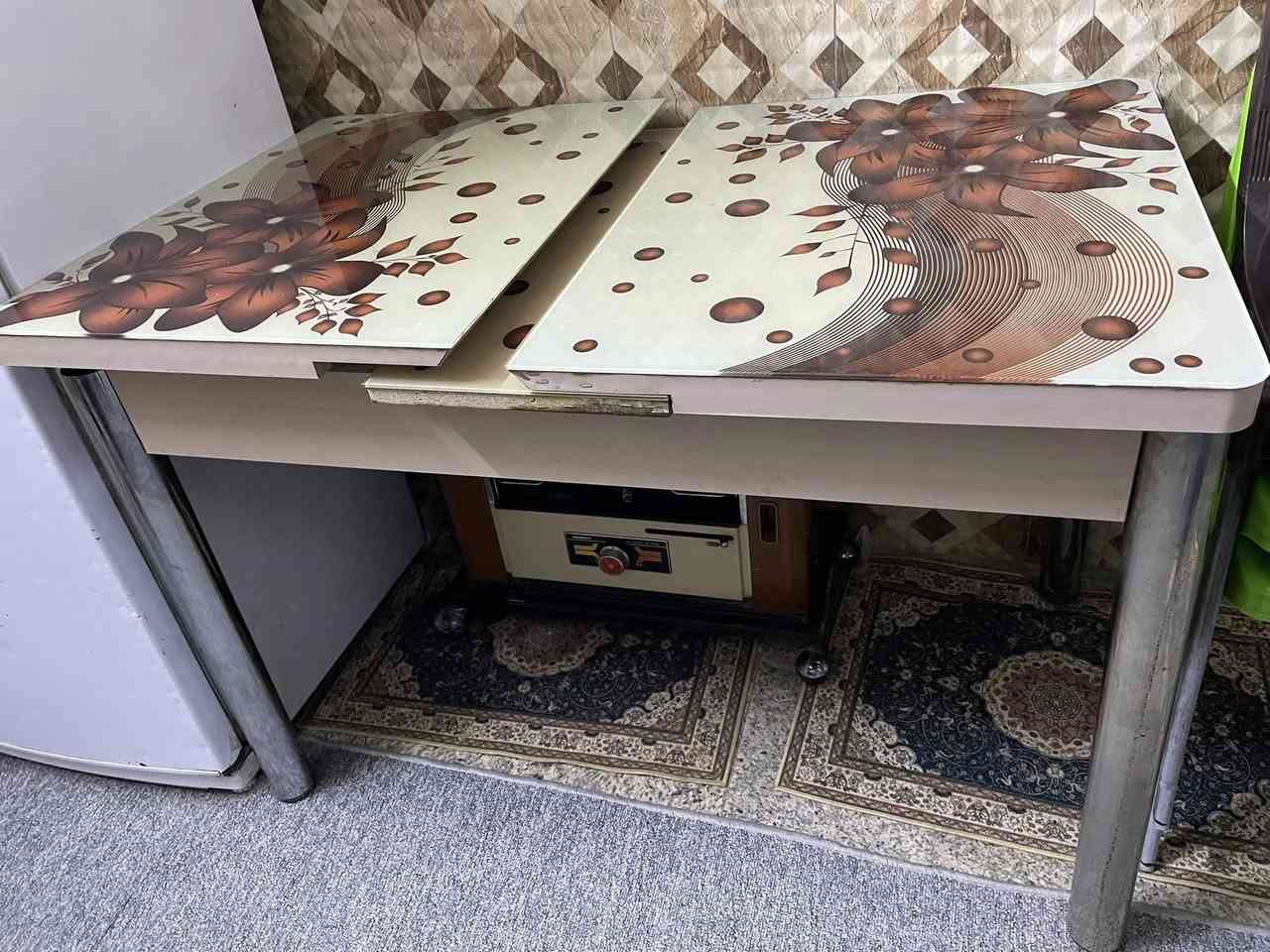 ميز طعام استعمال جديد بدون كراسي يتكبر ويتصغر الميز سعره 120 وبي مجال بغداد الطوبجي
للاستفسار ***********
