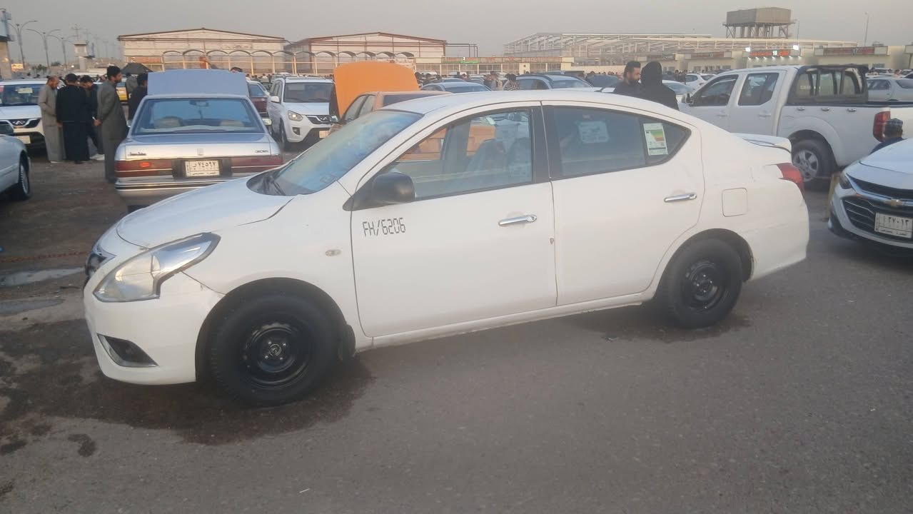 مديل 18 هندي بليته زركه   بيها جاملغ وبنيد البدي شوف العين ابيع كوم حديد  اكفلك العيب الشرعي ولصوليات ب٧٥ وبيها مجال  بس اتصال ***********
