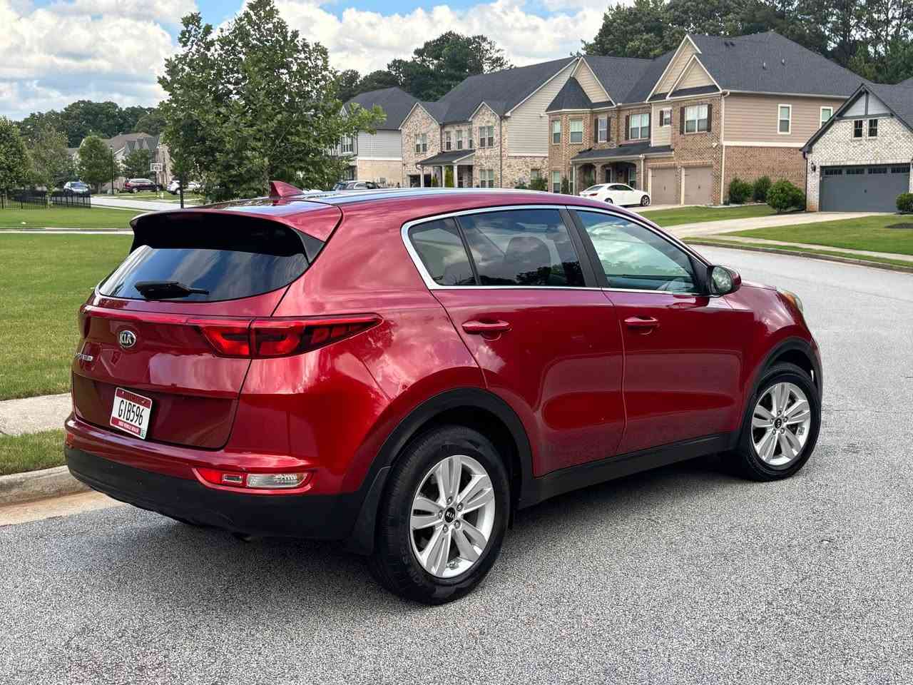 2019 Kia Sportage LX
148,000 miles 
Backup camera 
Bluetooth 
Passed emissions 
Clean title 
No issues 
Ac/Heat works great 
Clean title Stone Mountain, GA


**إذا كنت صاحب هذا الإعلان وتريد حذفه لأي سبب، رجاءا أرسل رسالة إلى الدعم الفني**