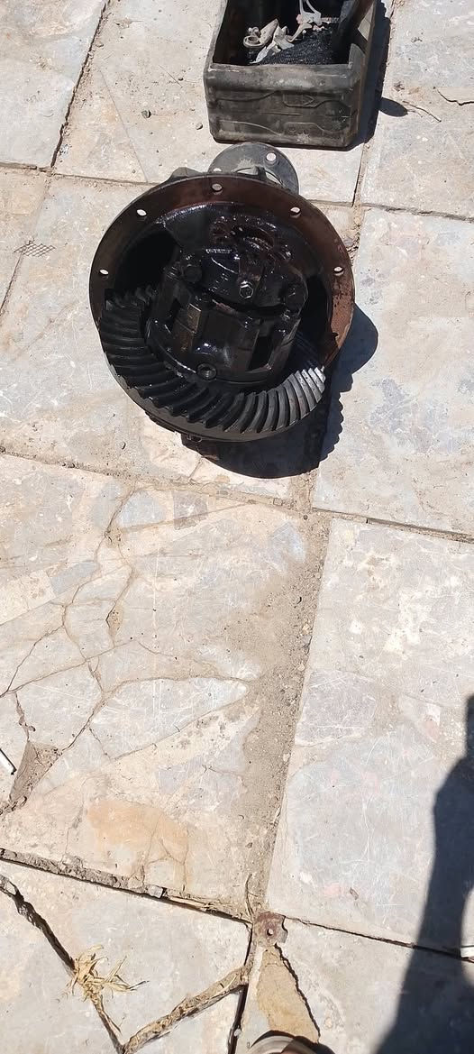 متاح اكسل مع صالنصه للبيع نظافه بحاله ممتازه ع الفحص والشد مكان بغداد ***********

