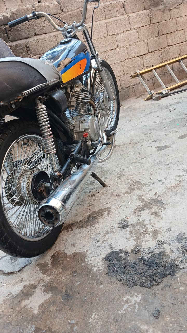 السلام عليكم ايراني للبيع محرك ارشا موديل 2020دراجة فصلة وسرعة مكينة نضيفة ولفات صفر واحد  جدد البارحة شديتهن  واحد ويالة جدد دبل سيم جاملض جديد  كلج هوة واليدة جديد رايدهة 250 وبيها مجال وهاذة رقمي ***********وذا تريد راسلني عل واتساب
