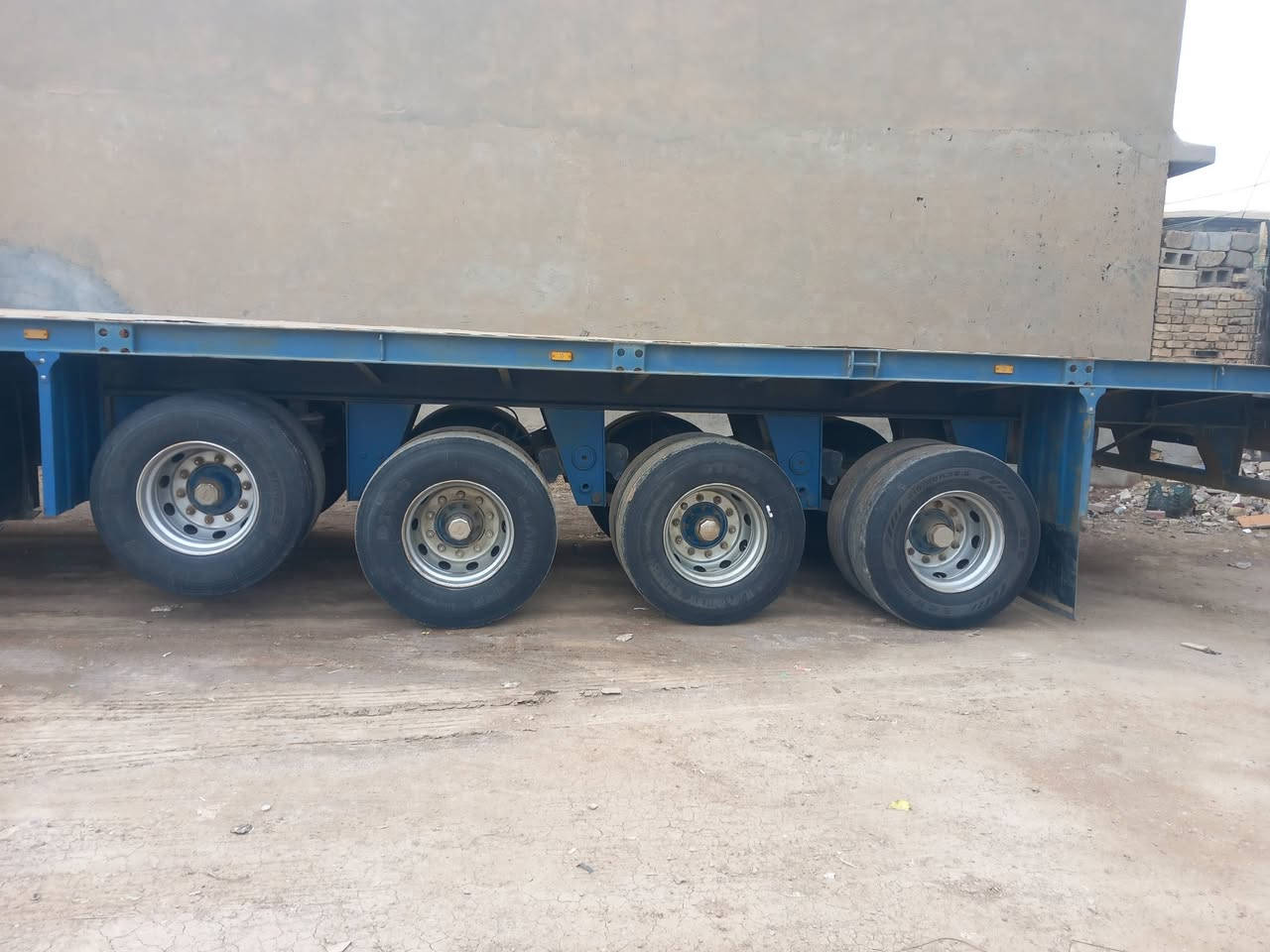 السلام عليكم عربانه حداده السبطين
اربع محاور 14 شاصي 16 شريط 60 الطول 12/85عدد مطبخ
 ثلاجه تاني ماء تخم تاير العربانه مكفوله كفاله عامه
السعر ١٣٥ العنوان محموديه الاستفسار ***********
