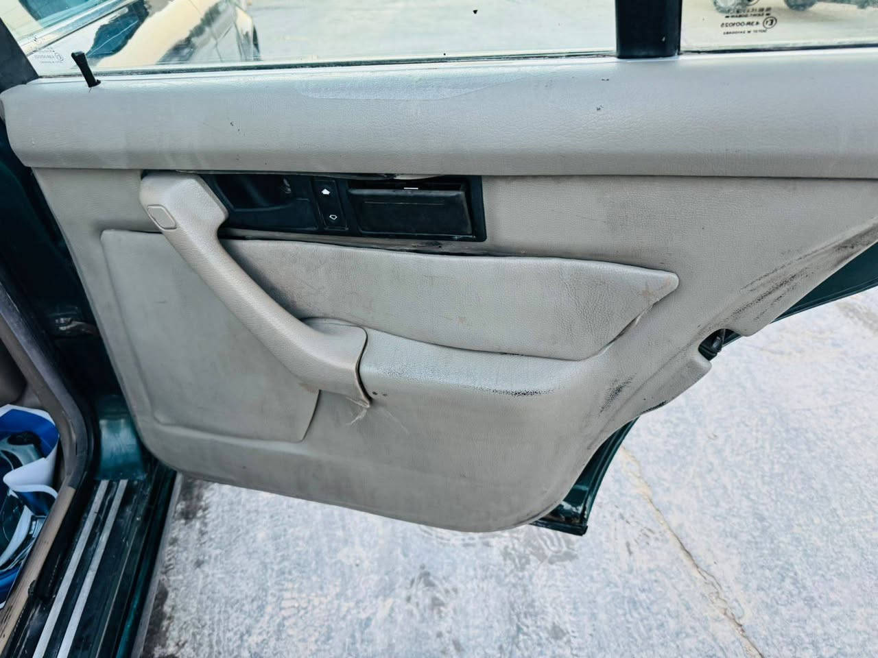 سلام عليكم للبيع BWM 525 مسكر  عدل  بجم عريض  رقم بغداد تحويل مباشر   السيارة جديدة وناعمه جدا سلايت كفاله من خياس وضربه
كير ومكيه وحداديه  شرط جديد تدفئة تبريد شغال كهربائيات كله شغال ع بلاد ماكو شي مايشتغل بيها       
غرفه جديده صاج ملكي   
السعر 55 وبيها مجال بسيط  
مكان السياره بابل  
‏استفسار  ***********
