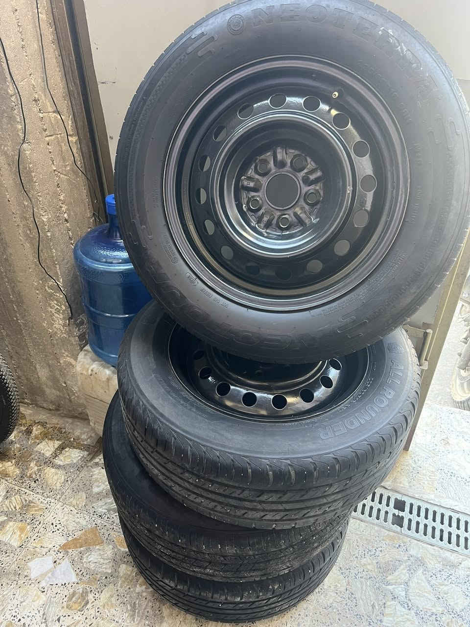 225/60/16. ياباني اصلي مكاني بغداد الشعب 150الف ***********
