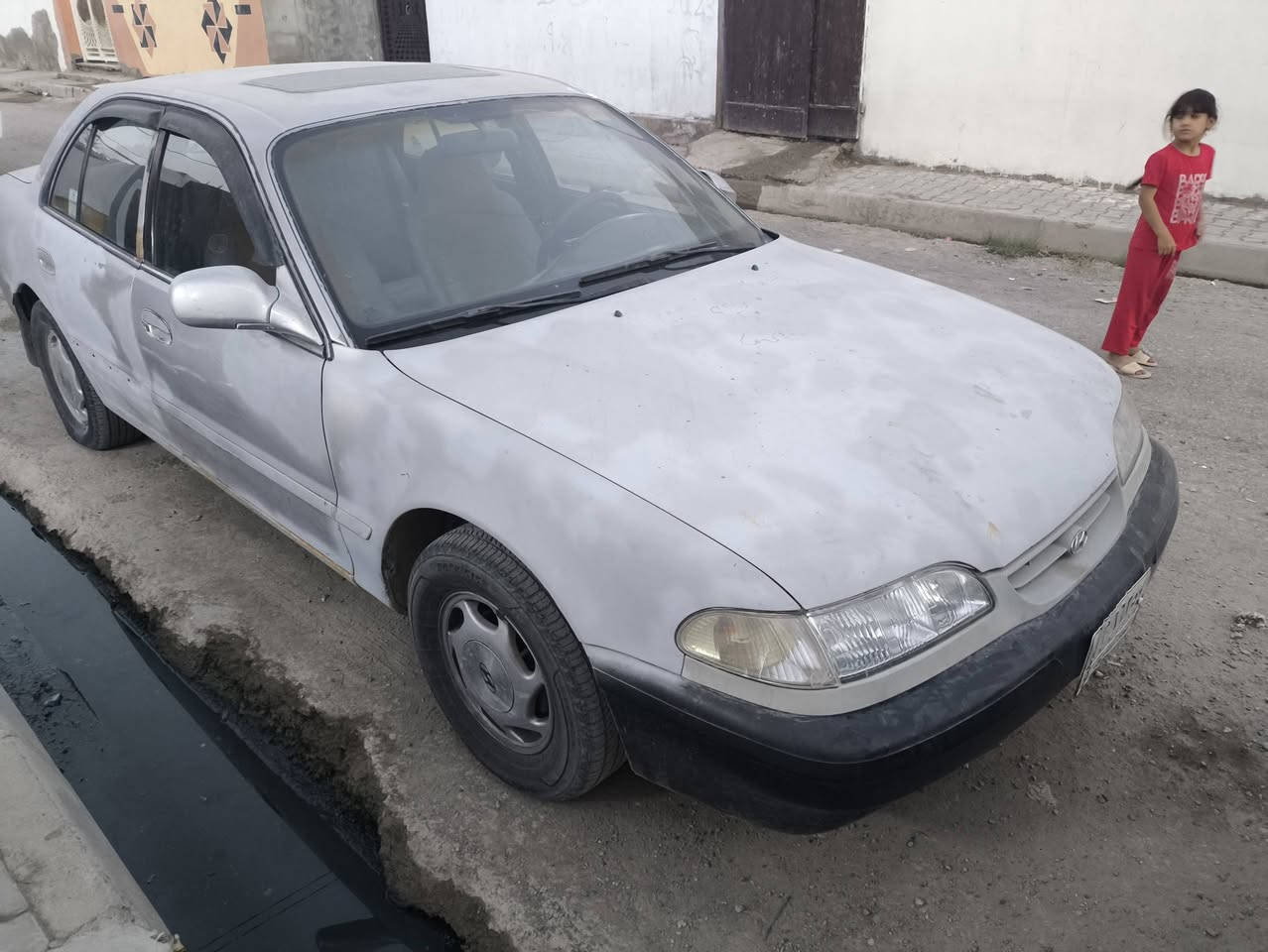 سلام وعليكم شباب عندي جامرلوغات وبنيد وبيبان اوصندوك جنطة لبيع بس يرادلهن صبغ البيبان الأمامية شوية بيهن اخياس مثل ماتشوفوهن بل صورة مابيهن ظربة  خابرني ودلل عل سعر رقم الهاتف ***********
