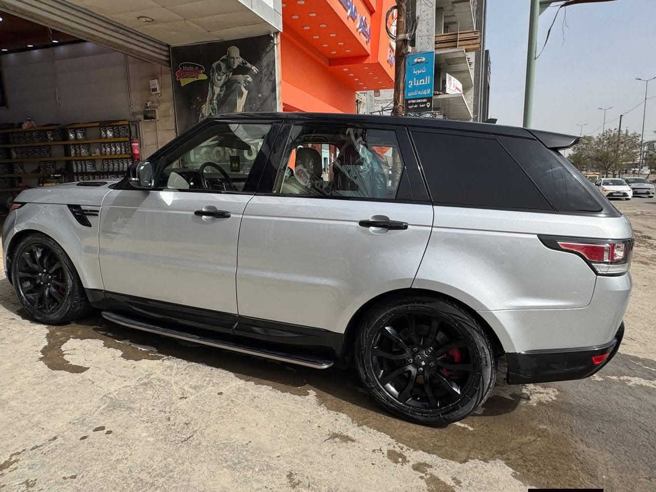 السلام عليكم
|2016 Range Rover Sport 

كلين مكفوله من الحادث فول

رقم بغداد الجديد

الفئة سبورت 

محرك 6 سلندر 

الون سلفر

المواصفات : 

فوول 1/1 

.بانوراما 

. بصمة

.نظام تعليق هوائي جكات 

. نظام التحكم بتماسك العجلات 

.دخول ذكي

.نظام توزيع ضغط المكابح 

.خاصية تثبيت مقاعد الاطفال

.مدخل لربط الاجهزة الموسيقية lpod

.نظام المساعد على صعود طرقات 

.نظام تحكم نزول التلال 

.نظام دفع رباعي 

.نظام صوت meridian

.صندوق كهرباء 

.نوع مقاعد : تدفئ + تبريد+ جلد  

.تبريد خلفي مع وحدة تحكم منفصلة 

.اكياس هوائية 

.جكات تصعد وتنزل 

.حساسات امامية + خلفية 

.المصابيح :رائس متحرك + زينون+ اضاء LED

.السياره مال جناي

للبيع بغداد الكرخ
 سعر مناسب جداً
$235 

هاتف ***********
