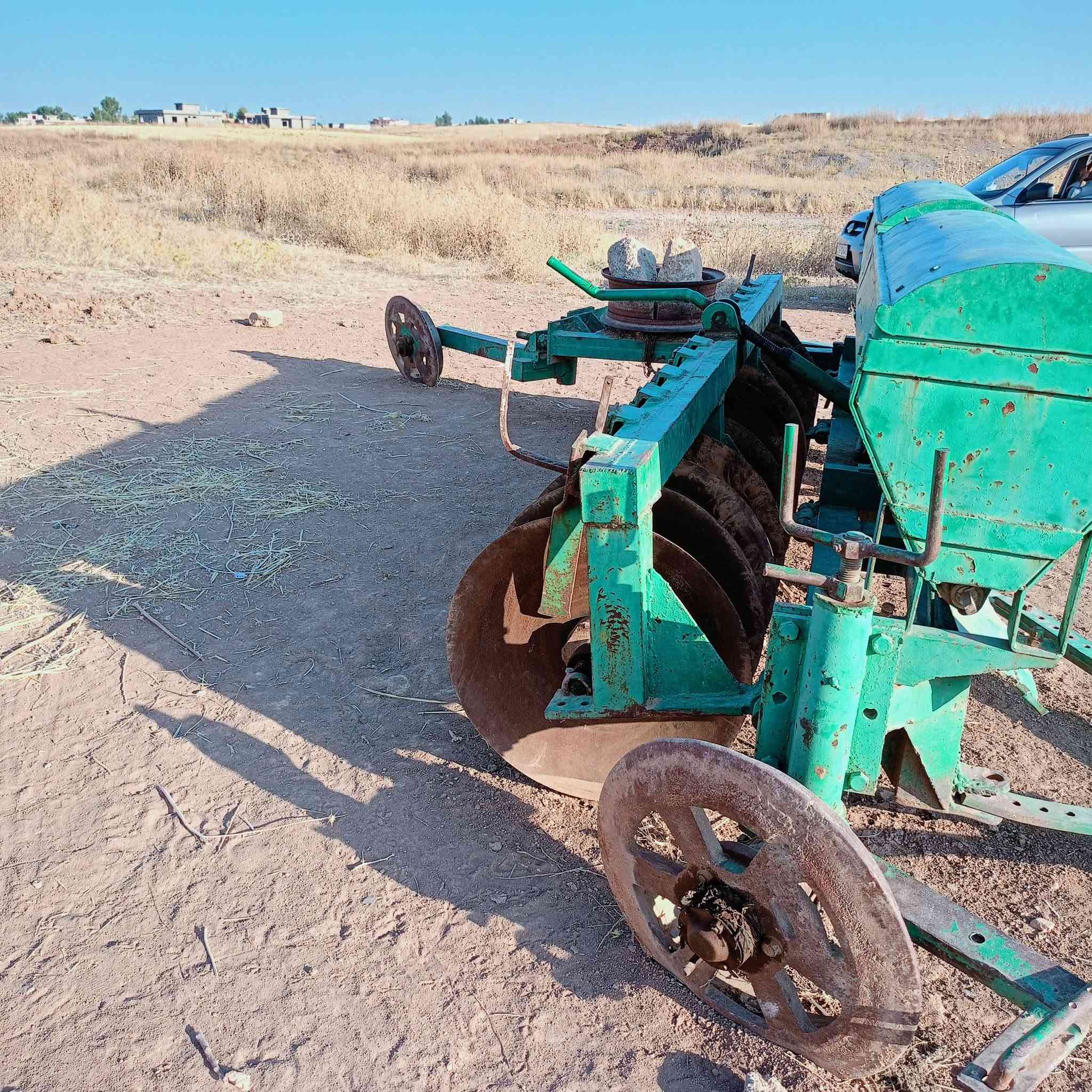 للبيع دسك 12دبل شاصي طخم صيجان جددوياله جدد السعر 4ملاين ونص بي مجال المكان ناحيه زمار  لاستفسار على الرقم ***********//***********
