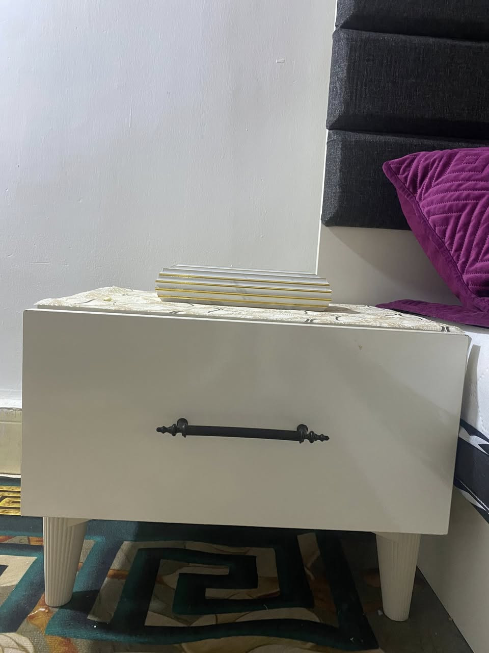 غرفة نوم تركيا للبيع مستعملة شهر واحد فقط نضافة 100‎%‎ للاستفسار ***********
