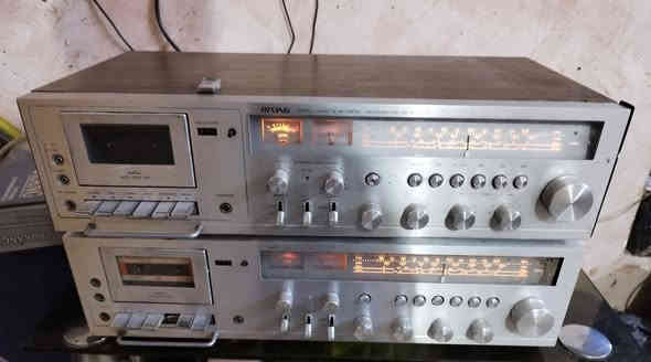 الاسلام عليكم جهازين رايزنك واحد يشتغل راديو والمسجل وكف رئسن مااعرف قايش او ماطور والثاني يشتغل المسجل بس طكت الدكمه مالت التشغيل والراديو بي وشه اثنينهن معا زوج سماعات خشبهن تعبان بغداد البلديات ويوجد واتساب  ***********
