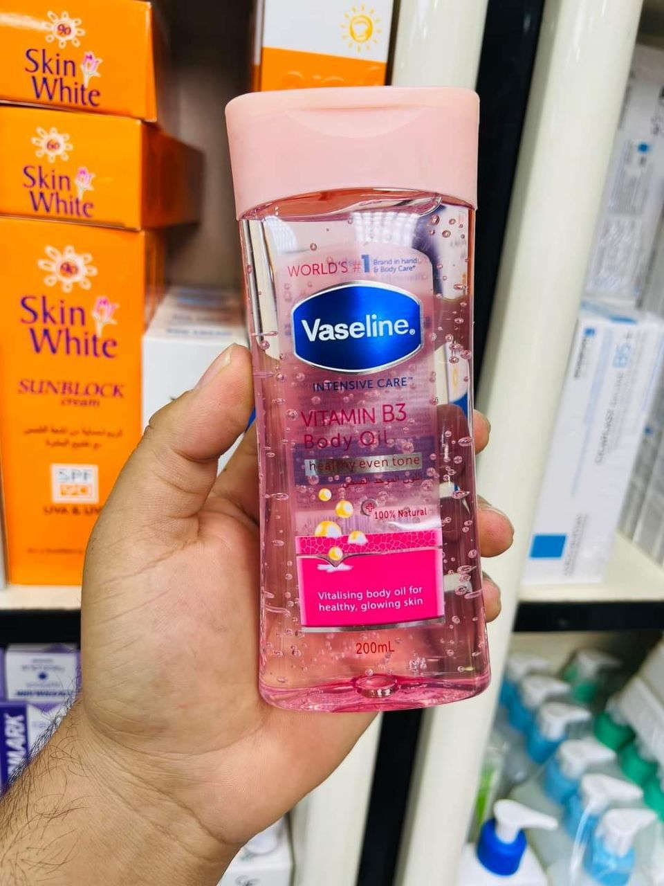 البكج الترند اتردين تتميز بالعيد وفرنالكم المكس الخطير الي يتكون من باودر جسم مع فازلين مرطب بعطر البيبي باودر واكو بدون بيبي باودر تمزحي مع باودر الجسم وتخلي على جسمج راح تشوفين لمعه والنضارة الي راح ينطيها للجسم اضافة إلى العطر الفواح وثابت اضافة لترطيب وخصوصا الاشخاص الي بشرتهم تكون جافة جدا هذا المكس راح يساعدكم حتى ترطبون جسمكم وبنفس الوقت عطركم يكون فواح وثابت شرط منتجاتنا اصلية تنفحص قبل الاستلام


**إذا كنت صاحب هذا الإعلان وتريد حذفه لأي سبب، رجاءا أرسل رسالة إلى الدعم الفني**