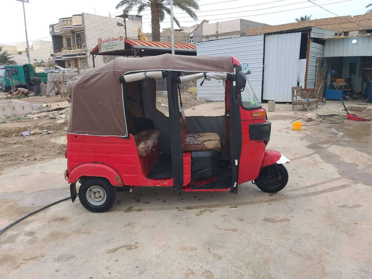 تكتك 2018 5,500 ع فحص وين متريد
محرك مجفت جديد، دبلات ،بولبرنات ، عنبار رئيسي، تايرات ، عامة ،نوزلات كلشي جديد 
بيها ضربة كلش بسيطة بالخلفية اليمنى 
وخياسات بسيطة وصغار
تكتك تاخذها تشتغل بيها كبل 
رقم انكليزي ديالى 
السعر 5.500  قفل 
للجادين وشراي اتصاال ***********
