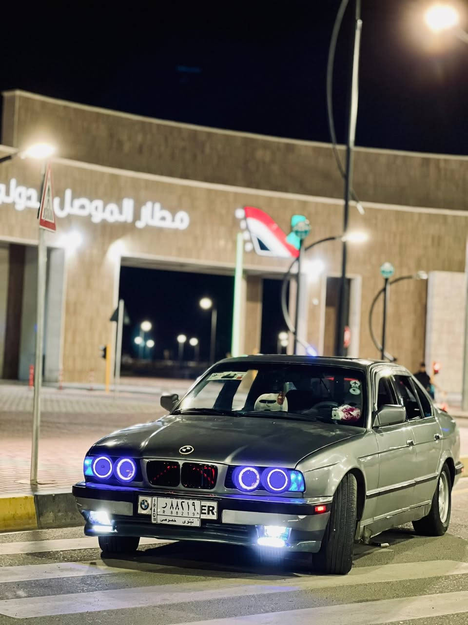 السلام عليكم شباب السياره للبيع  بي ام 520 بس كير عادي  ليت زنون اسليت بجم عريض طخم تايرات جديد باتري جديد ويل نضيف مال حويه داخل جلد اسود الغرفه حلوه حيل  مكينه لا صرف ولا نفخ جديده حلوه عيله شوته  رياضي كهربايت كله شغاله السعر 58وبيه مجال للتواصل ***********
