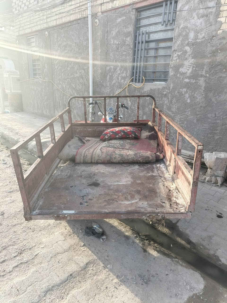 سلام عليكم ستوته للبيعMTR رقم اسود مديل 2009 السعر 700 و بيها مجال للشراي رقمي   ***********
