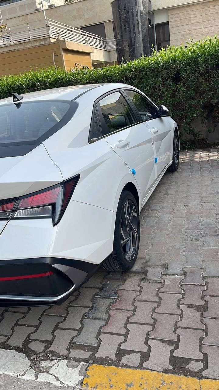 النتره تجميع السعر 112 وبيها مجال
بيها 3 صبغ وربع او ثني تبديل بلادي نفس الون مال تفضيخ شرط شرط بدون لا دواخل ولا ضرر قوي فقط شي كلشششش سخيف وبسيط موديل 24 
مكاني بغداد  فقط بيع  ماشيه 48 تقريبا 
مكفوله من كلشي فقط الي ذكرته فقط 
***********
